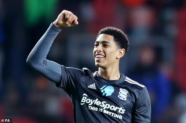 勇士官方：库里恢复进展良好，已经开始进行个人场上训练