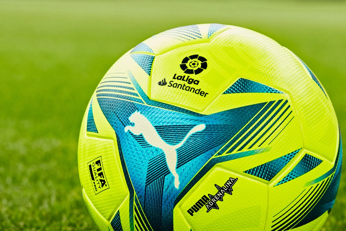 三连败！利物浦1-4埃因霍温，范戴克送点，德里乌赫双响