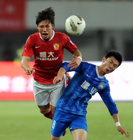 欧冠半场：吉马良斯意外乌龙送分，勒沃库森暂1-0纽卡