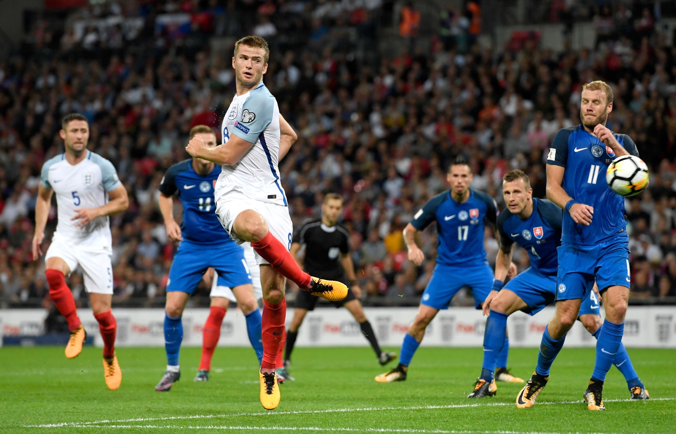 因涉嫌种族主义与性别歧视，费城联合体育总监已被停职