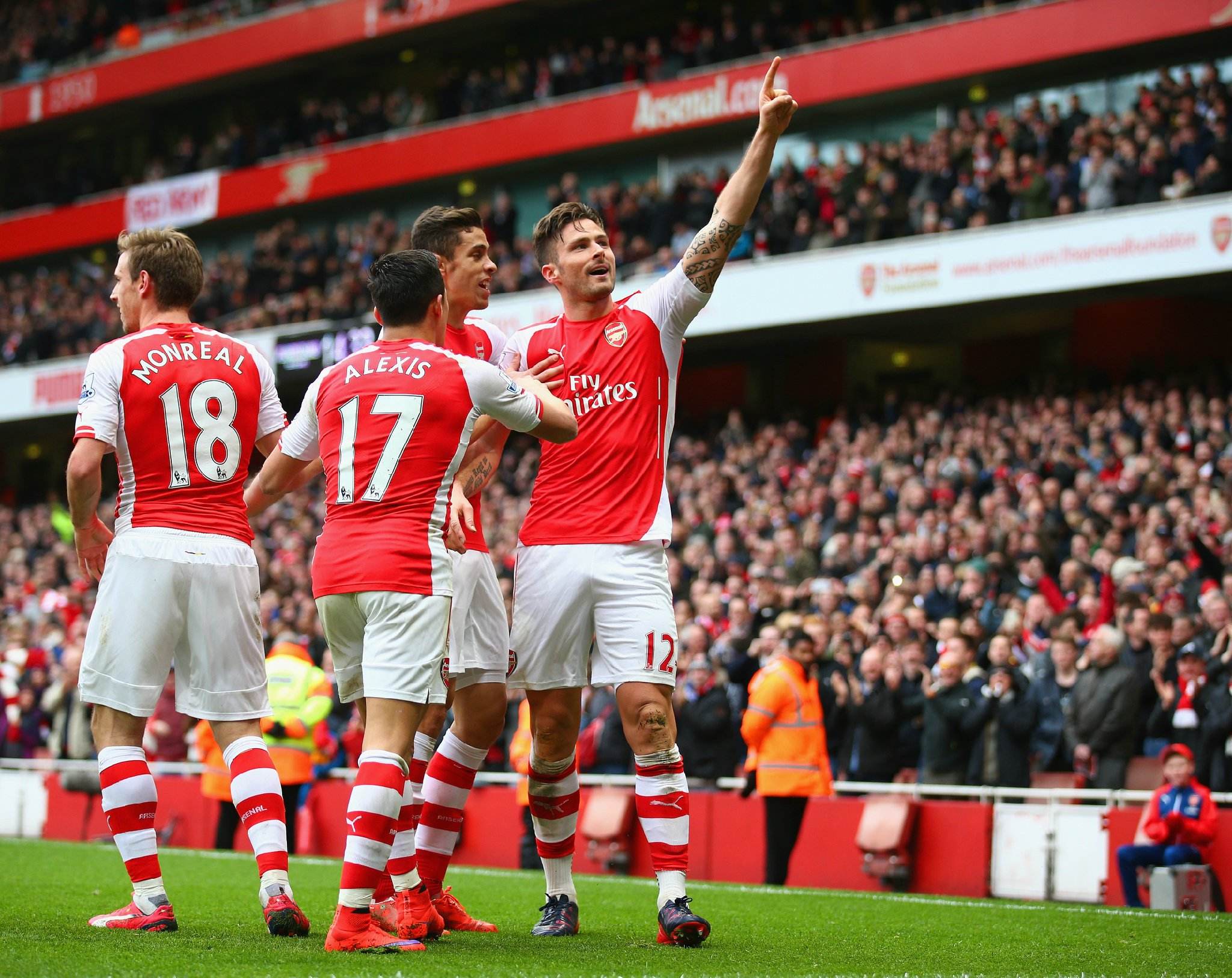 哈兰德百球：左脚71+右脚11，头球11个，其他部位1球