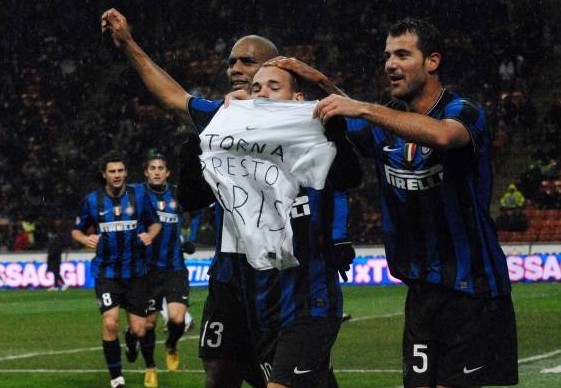 萨拉维亚：C罗是职业与坚持的标杆，梅西是不可复制的天才（萨拉维亚：C罗是职业态度与恒心的楷模，梅西是无法复制的天才）