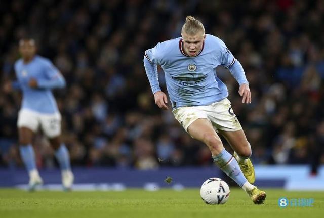 上赛季西甲最佳射手，姆巴佩领取皮奇奇奖（姆巴佩获颁皮奇奇奖，荣膺上赛季西甲射手王）